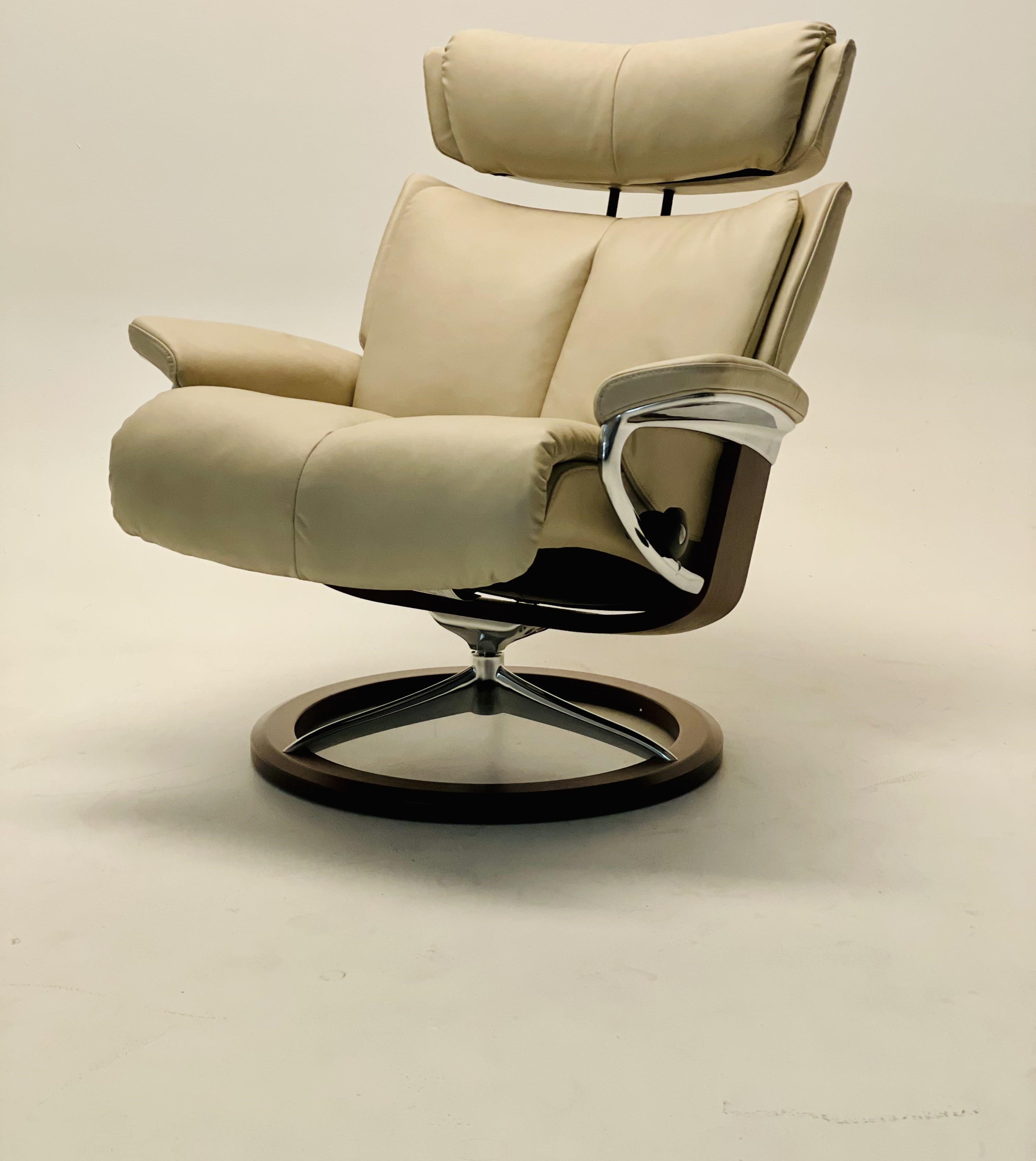Stressless magic large outlet